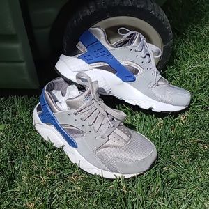 Boys Nike Huraches Tennis Shoes